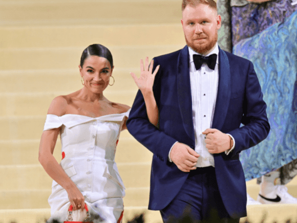 Does AOC Want to Date a Republican?