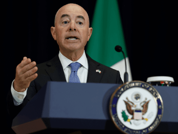 Immigration Chief’s Choice: Resign or be Fired