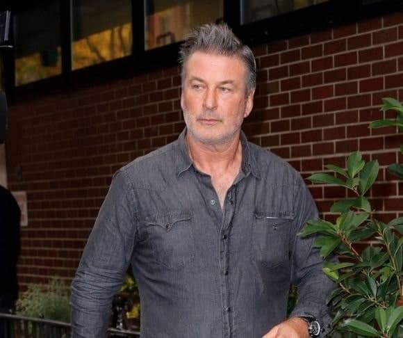 Baldwin Nixes Twitter After ‘Didn’t Pull Trigger’ Interview