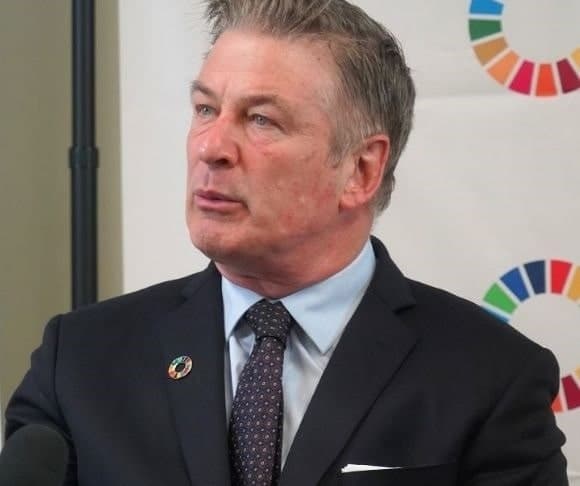 HollyWeird: Hutchins’ Husband Slams Baldwin for Playing Victim