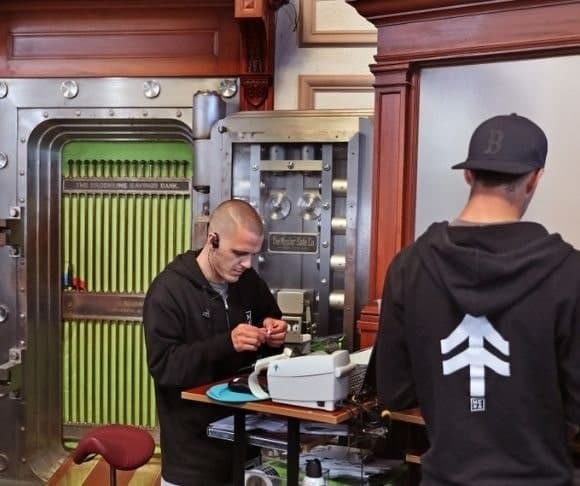 LNTV: Amsterdam Pot Cafés Now In USA — WATCH NOW