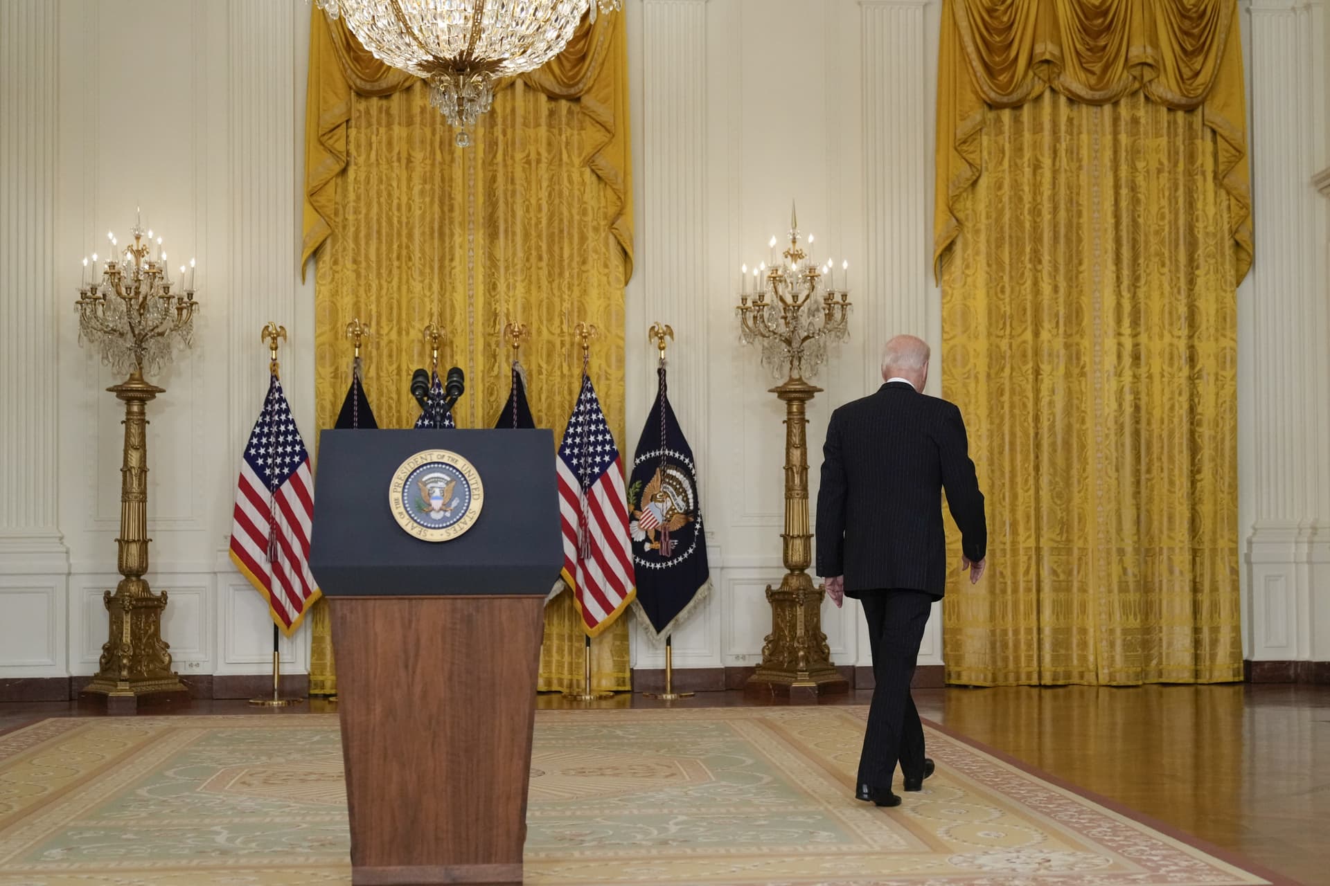 LN Radio 10.17.21 – Can Calamity Biden Hold the Line?