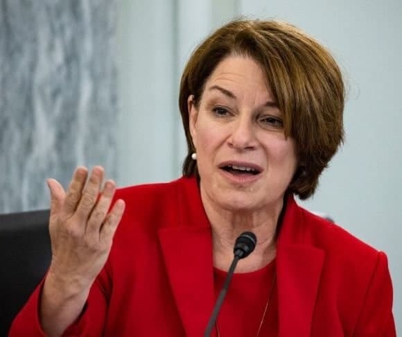 Klobuchar Stares at the Fork in The Road
