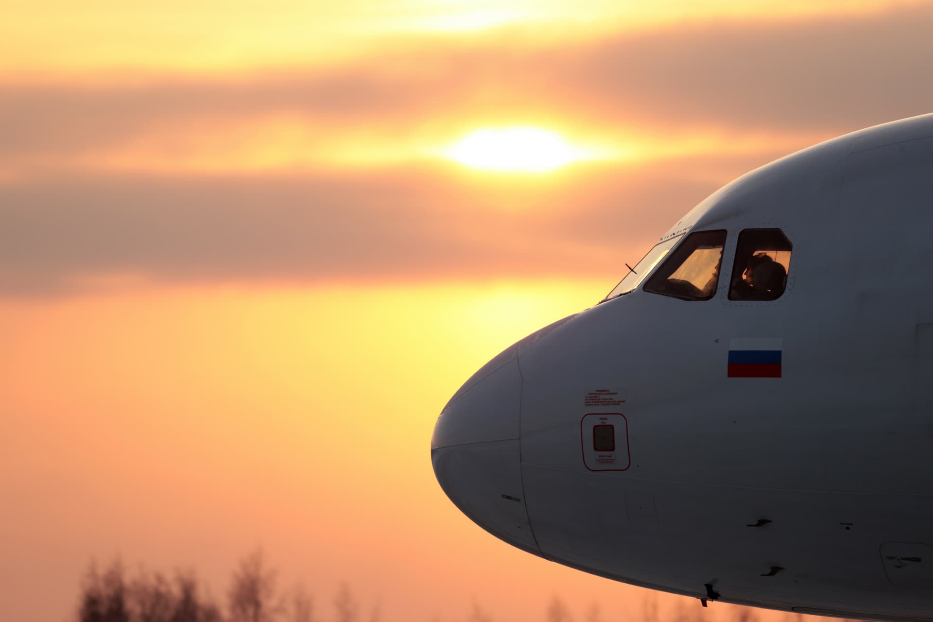 BREAKING: Christmas Havoc as Omicron Grounds Hundreds of Flights