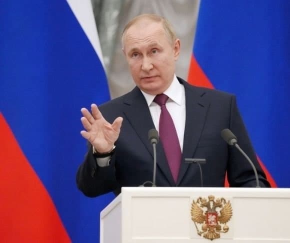 The Curious Parallels Between the Narratives of Putin and Dems