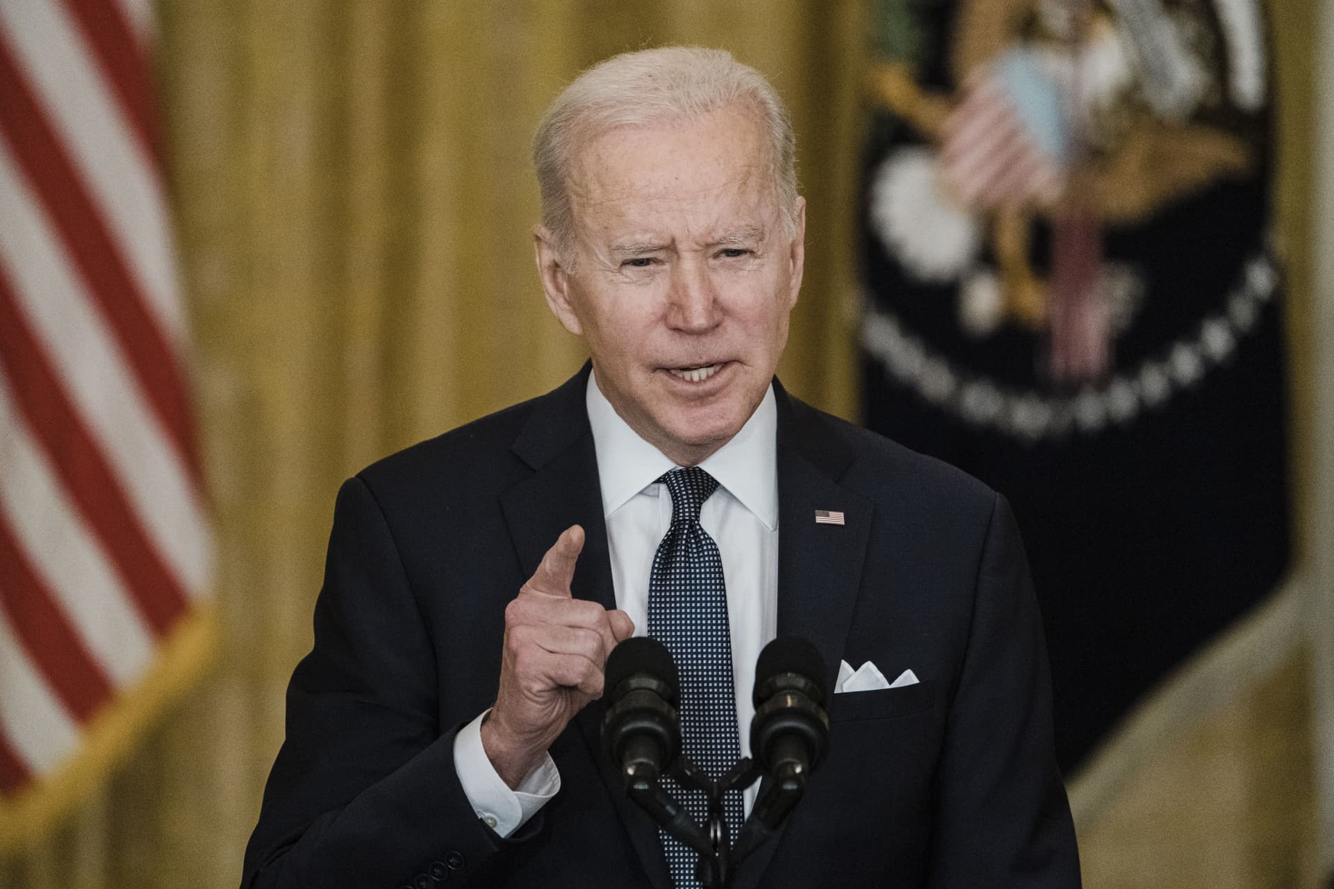 Biden Puts His Ukraine Cards on the Table – Putin’s Move