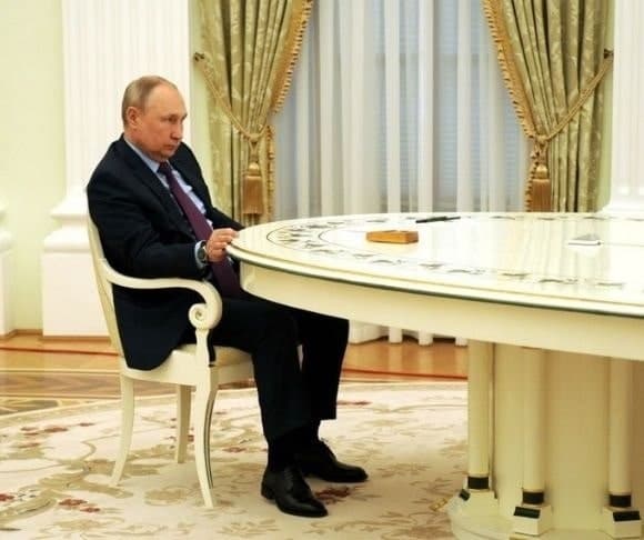 Is Putin Losing the Information War in Ukraine?