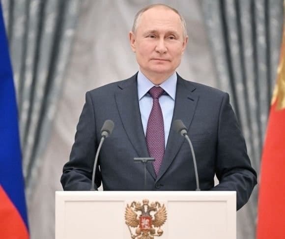 Battle Lines Drawn Over Which President Could Best Putin