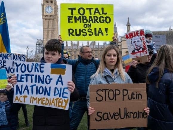 Should the US Break the Russian Blockade of Ukraine?