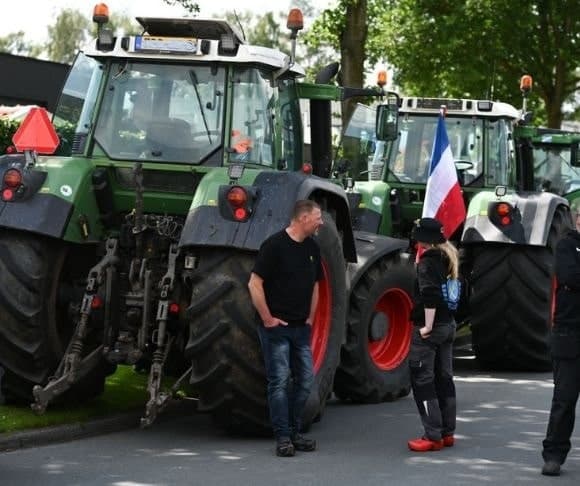 Dutch Farmers Fight Back Against Environmental Regulations