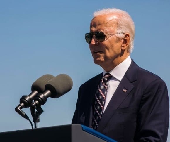 Biden Visits Arizona Semiconductors Plant