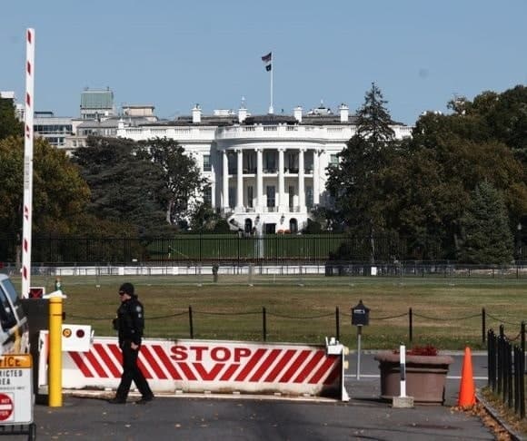 America’s Biggest Enemy Is, for Many Voters, Right Here at Home