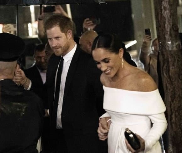 Losers and Bigger Losers of 2022