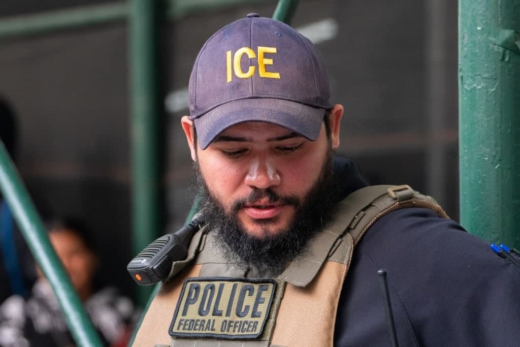 Open Borders America: Migrants and Crimes
