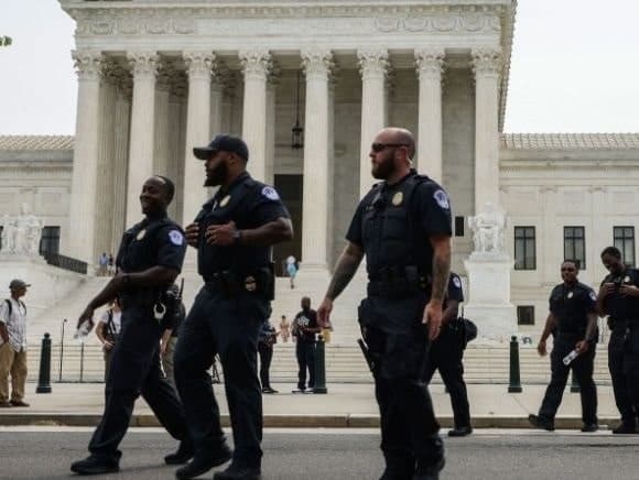 Who Ordered Capitol Police to Arrest the Unmasked?