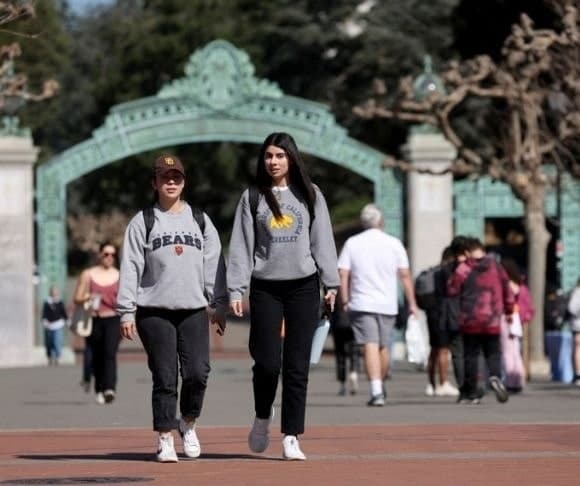 Should College Diversity Officers Make More Than Professors?