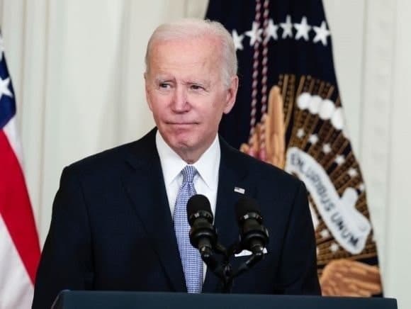 Biden Weighs Ending Chinese Tariffs to Cure Inflation