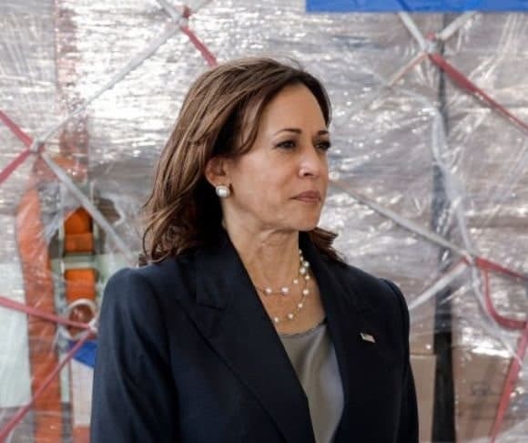 Kamala Harris: The DNC’s Discount Photo Op
