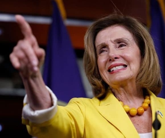 Clinton’s Queen Pelosi Comparison Falls Flat