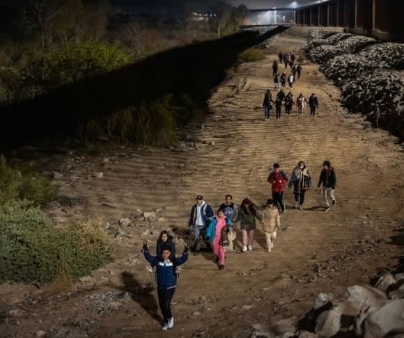 Immigration Roundup: Mexico’s Migrant Aid and ICE at the SOTU