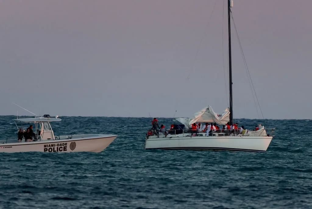 Chinese Nationals Paddle to Florida From Cuba