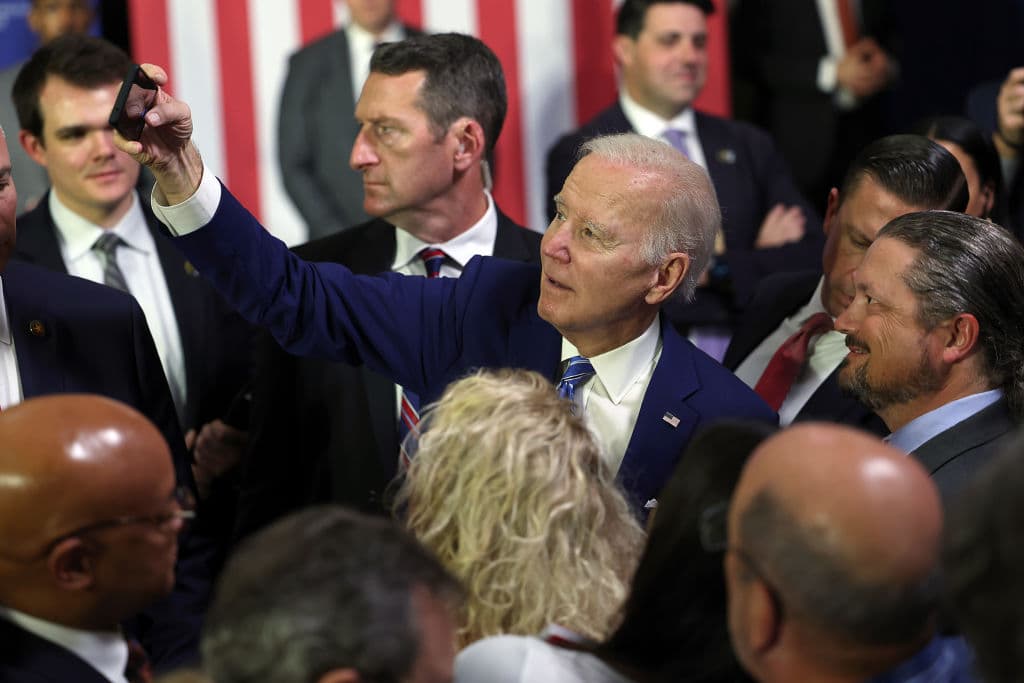 Decoding Biden’s State of the Union Address  – LN Radio 02.12.23