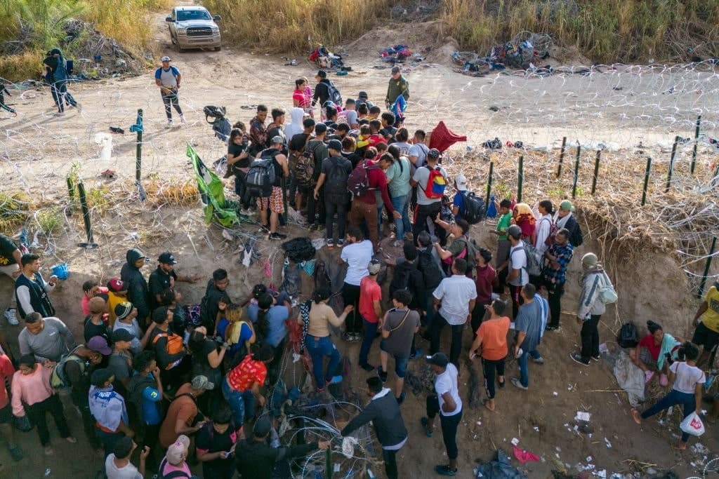 Biden’s DHS Accepts 99.7% of Migrants With a Phone App
