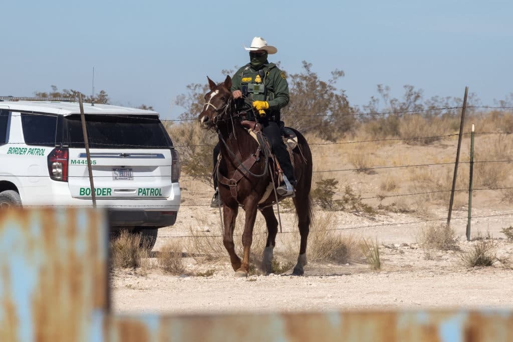 Texas National Guard Authorized to Arrest Illegal Migrants