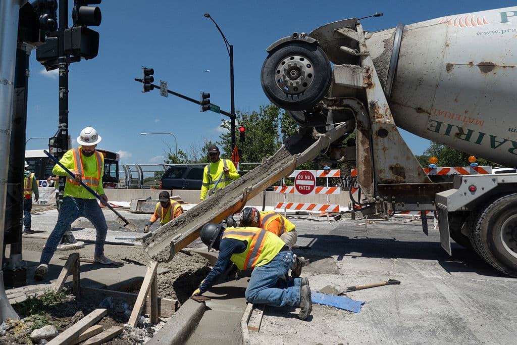 US Workers Account for All Job Gains in 2025