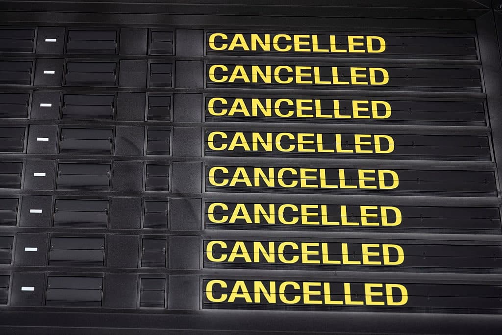 Shutdown Shock Spreads as FAA Announces Flight Reductions Nationwide