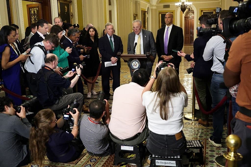 Looking From Left Field – LN Radio