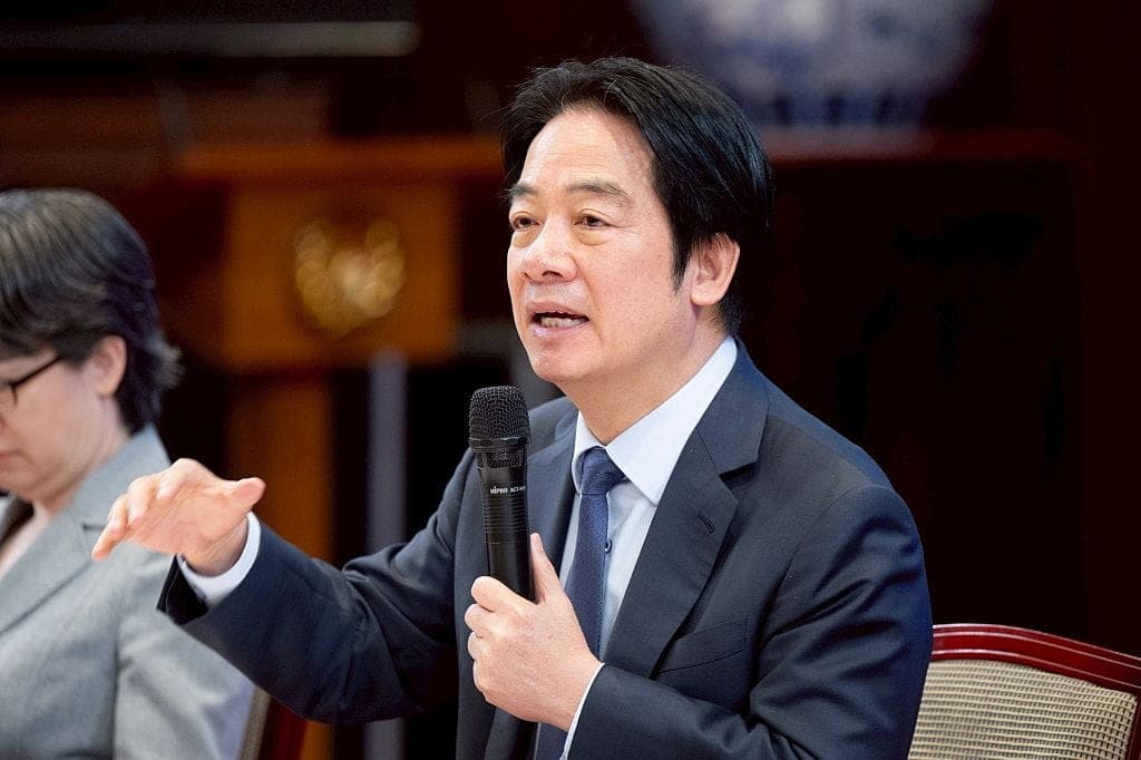 US Senators in Taiwan Urge Lawmakers to Pass Defense Budget