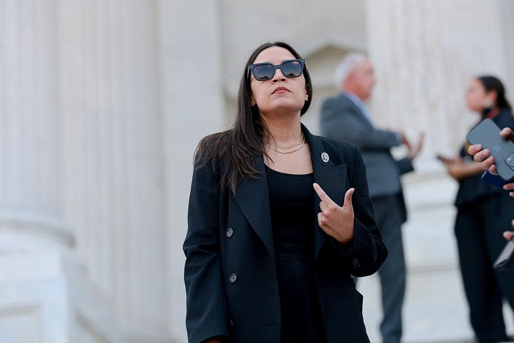 AOC Back With the DSA – But Will Enough Democrats Back Her for 2028?