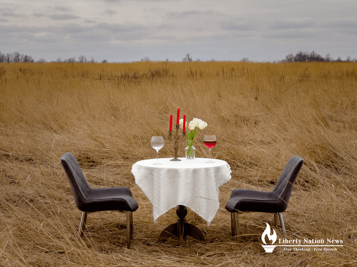 Liberty Lifestyle: The Disappearing Art of Hospitality