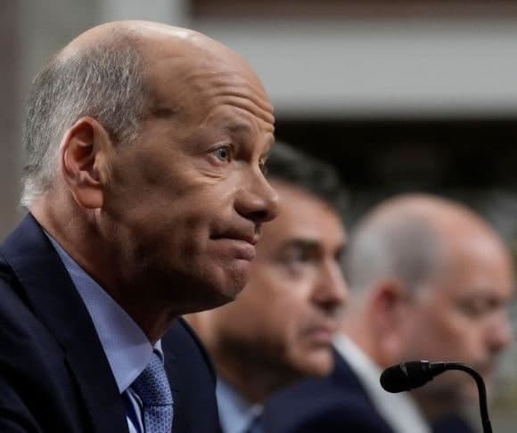 Bank CEO Compensation Under Spotlight in Senate SVB Hearing
