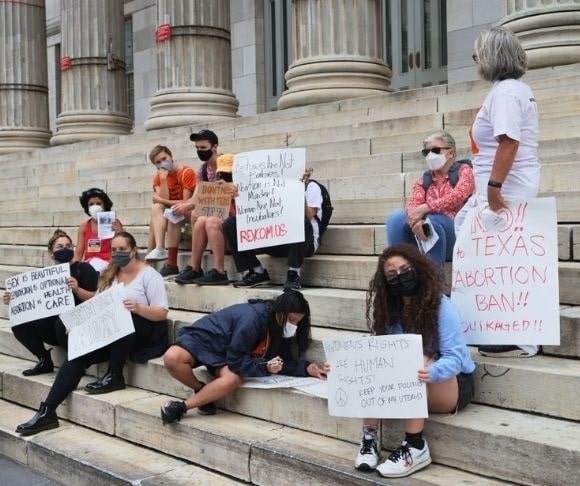 Supreme Court Rules Texas Abortion Ban Can Stay – For Now