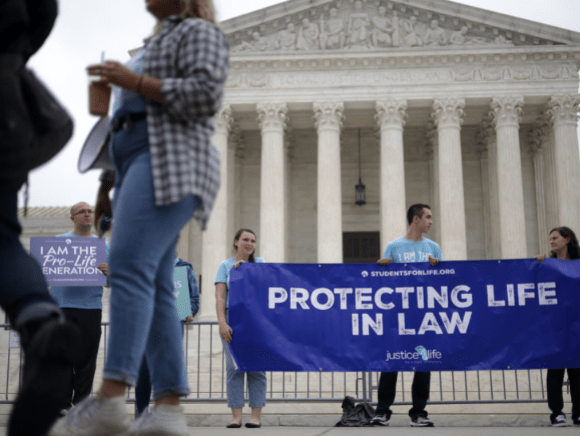Texas Abortion Law Survives DOJ Swipe as SCOTUS Plunges In