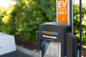 GettyImages-597477006 Electric vehicle charging