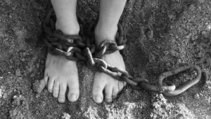 Chained feet - Pixabay