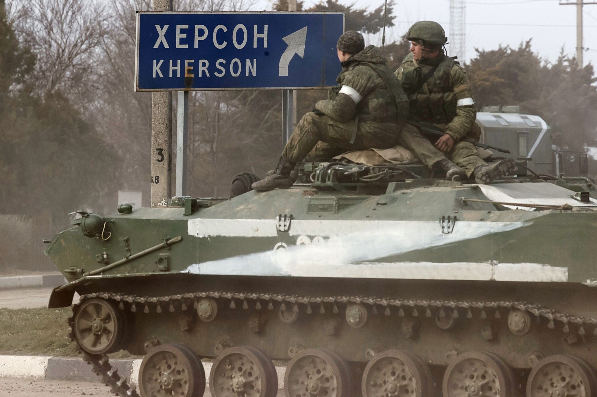 Операция в херсонской области. БМД-2 на Украине 2022. Российские войска в Херсоне. Российские войска на Украине. Российские военные в Херсоне.