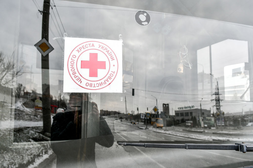 GettyImages-1239012454-red cross