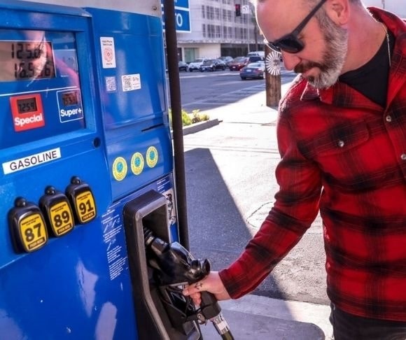 Democrats Scrambling to Fix Gas Prices Before Midterms