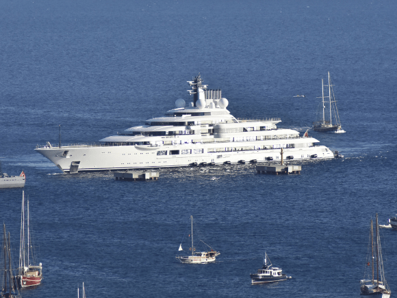 Does Putin Own the Mystery $700 Million Yacht in Italy?