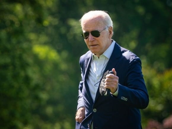 Biden Palace Intrigue: White House on a Cliff’s Edge