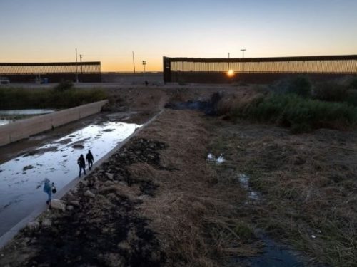 Arizona Takes Border Wall Into Its Own Hands