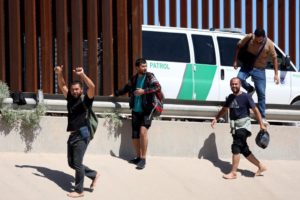 GettyImages-1426014224 El Paso immigration