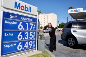 GettyImages-1437346799 gas prices