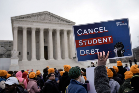 GettyImages-1247556705 - student loan protest -min