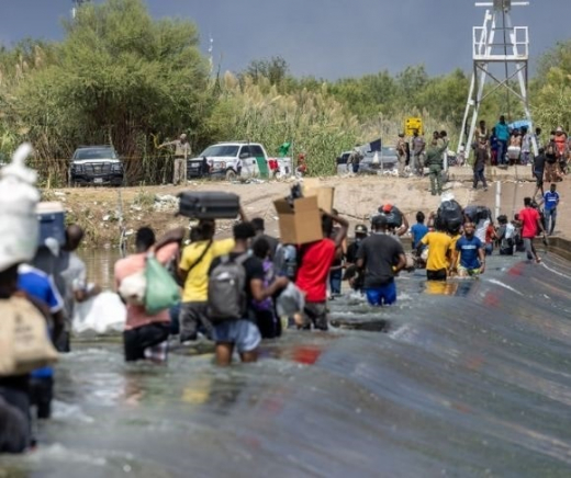 GettyImages-1235345997 border control Texas