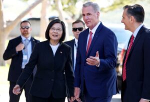 GettyImages-1480088518 Tsai Ing-wen and Kevin McCarthy